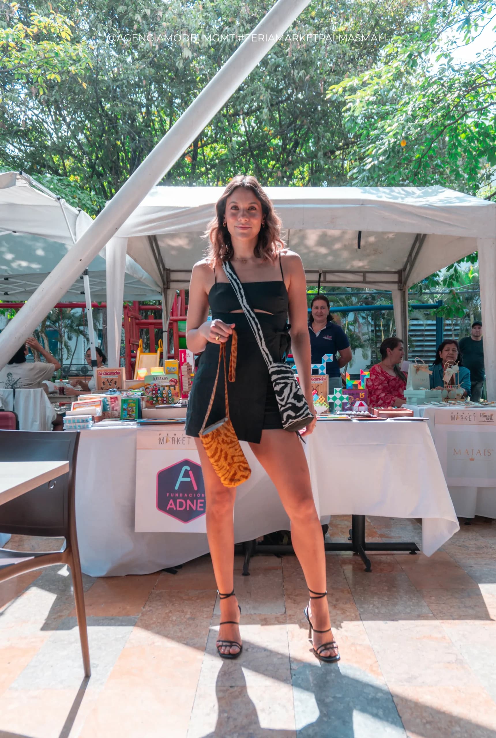 Familias disfrutando un evento en Palmas Mall